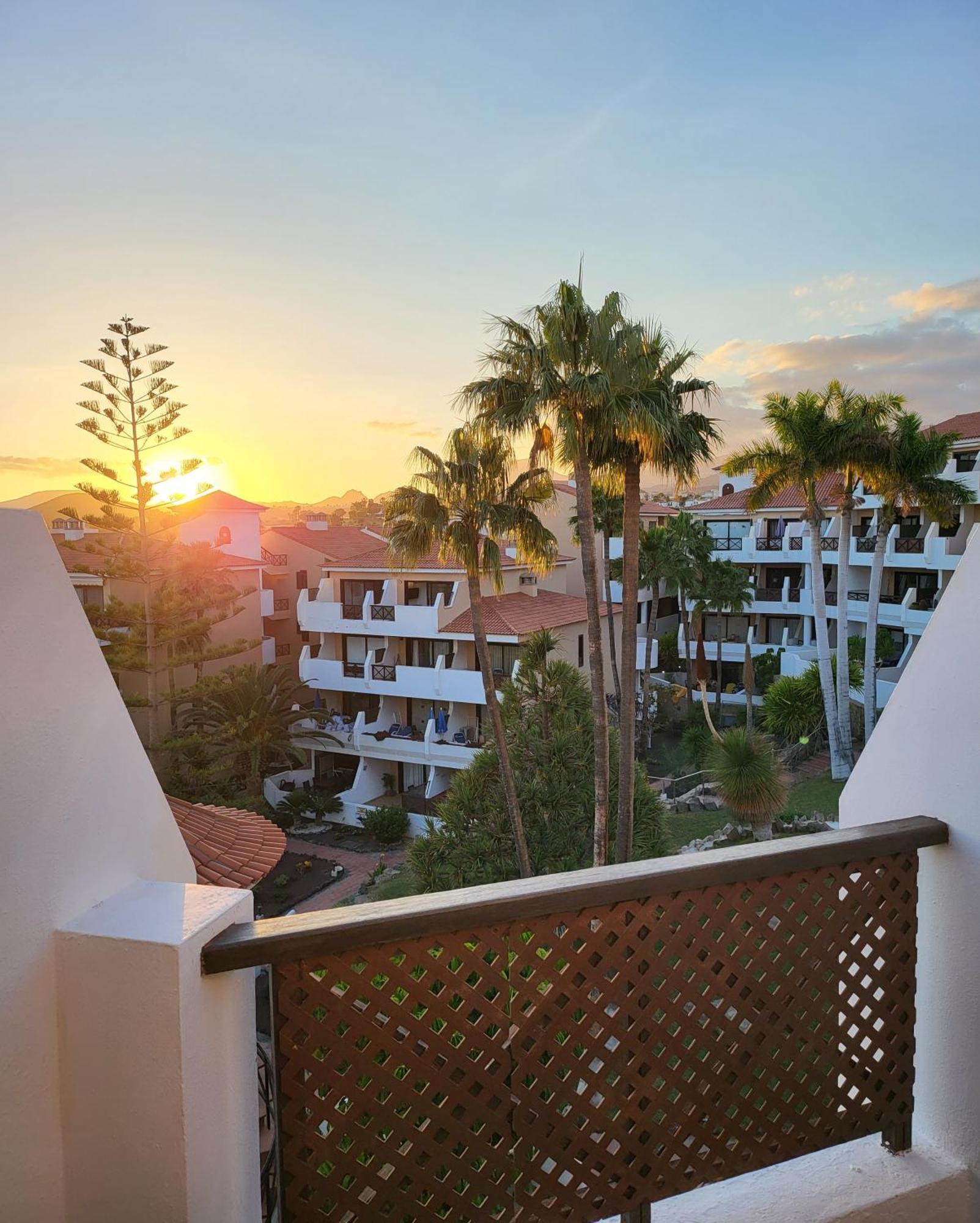 Moderno Y Luminoso Atico Con Vistas Y Piscina Apartment San Miguel de Abona Exterior photo
